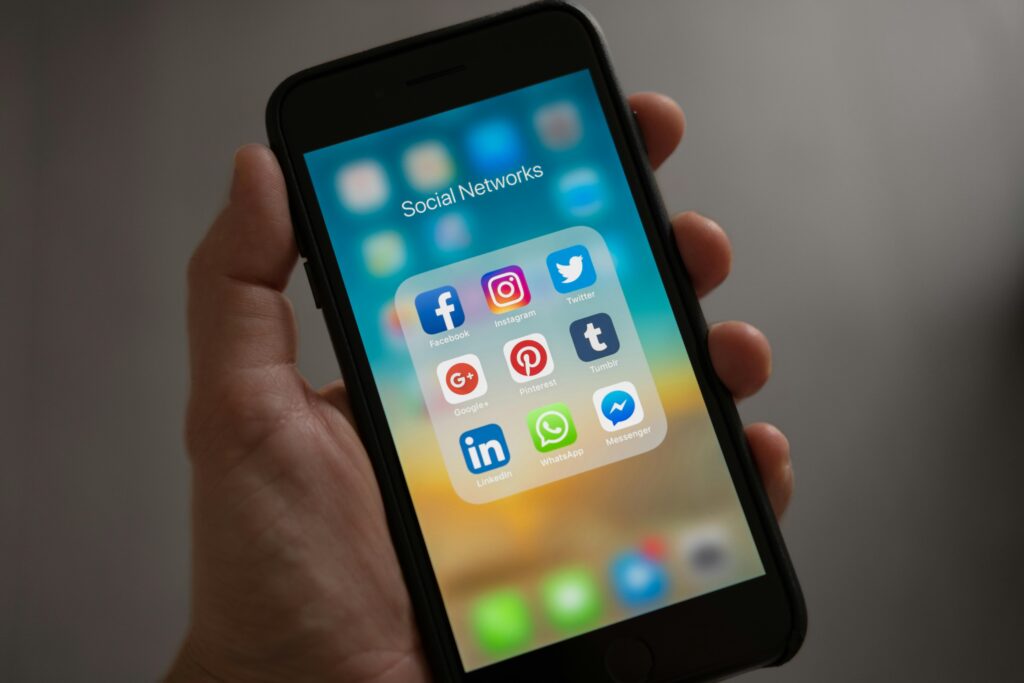 Redes sociales.
